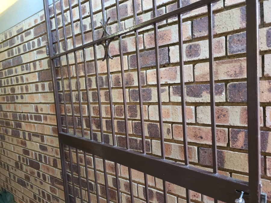 4 Bedroom Property for Sale in Heuwelsig Free State